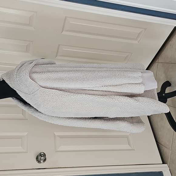 New Chicgal Fuzzy Hooded Open Front Sherpa Jacket Coat W Pockets 2XL Oatmeal - Picture 11 of 14